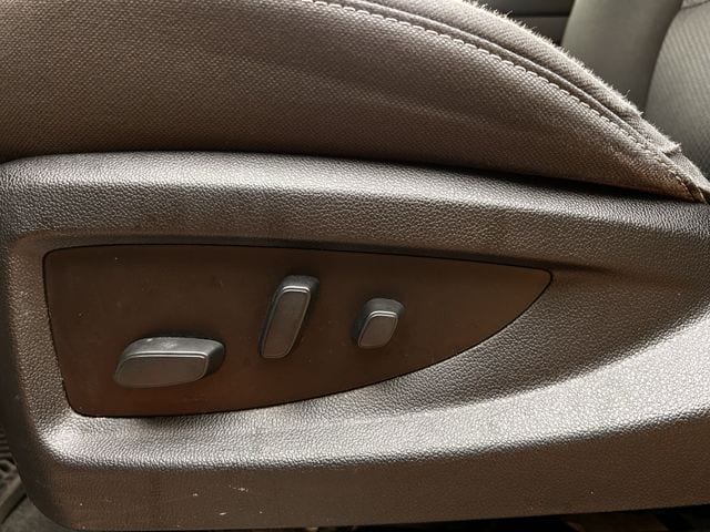 Used 2018 Summit White Chevrolet LT image 26