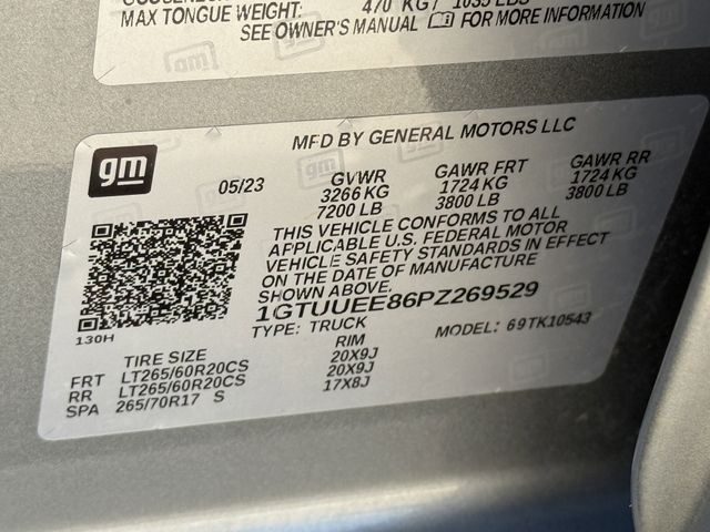 Used 2023 Sterling Metallic GMC AT4 image 30