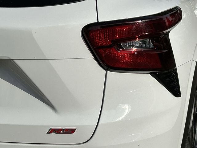 Used 2024 Summit White Chevrolet 2RS image 8
