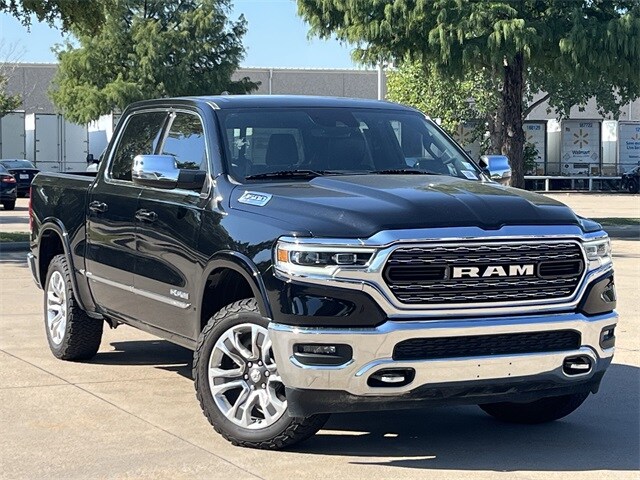 2022 Ram 1500 Limited photo 2