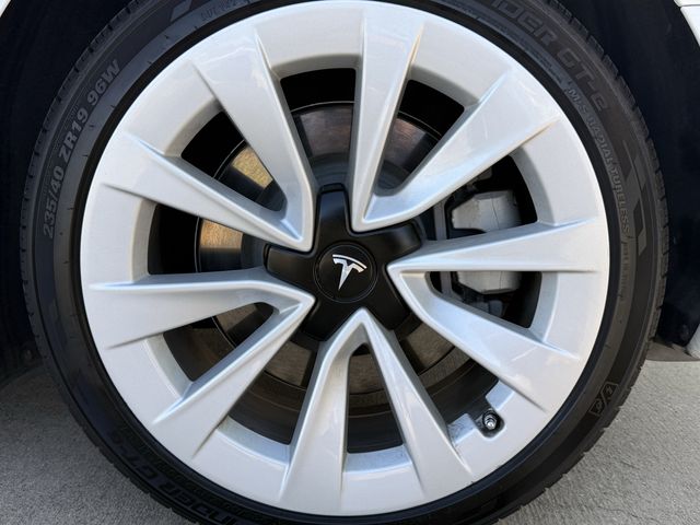 Used 2022 Pearl White Multi-Coat Tesla Long Range image 9