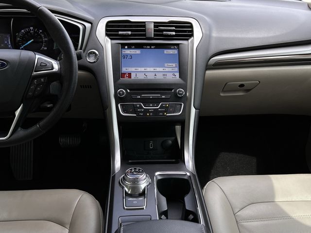 Used 2018 Magnetic Metallic Ford SE Luxury image 18