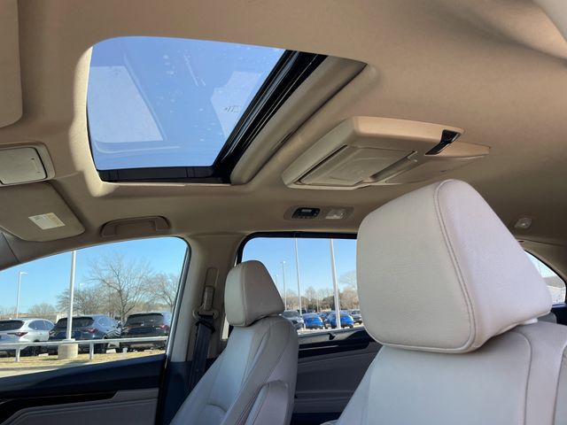 Used 2023 Platinum White Pearl Honda Touring image 24