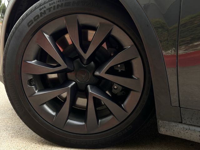 Used 2024 Stealth Gray Tesla Base image 10