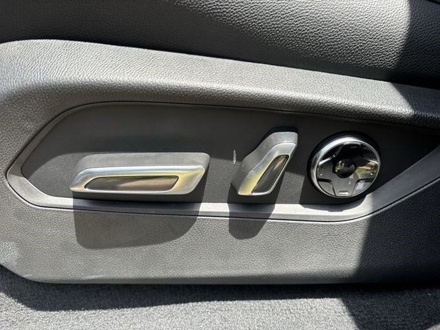 New 2026 Platinum White Pearl Acura SH-AWD image 25