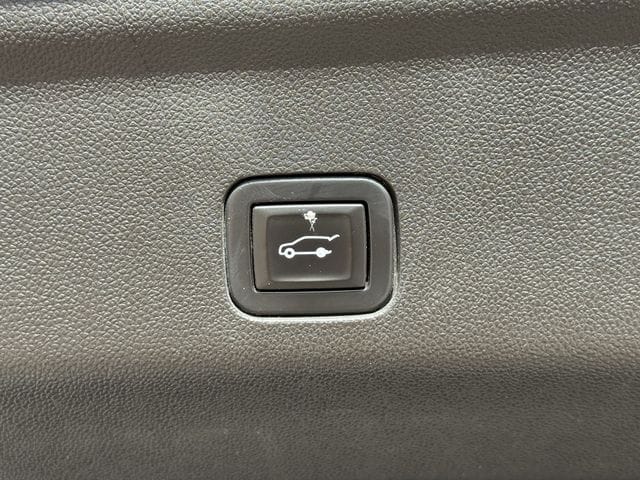 Used 2021 Summit White Chevrolet RST image 30