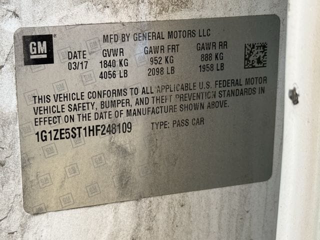 Used 2017 Summit White Chevrolet LT image 28