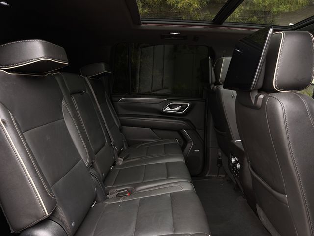 Used 2021 White Frost Tricoat GMC SLT image 32