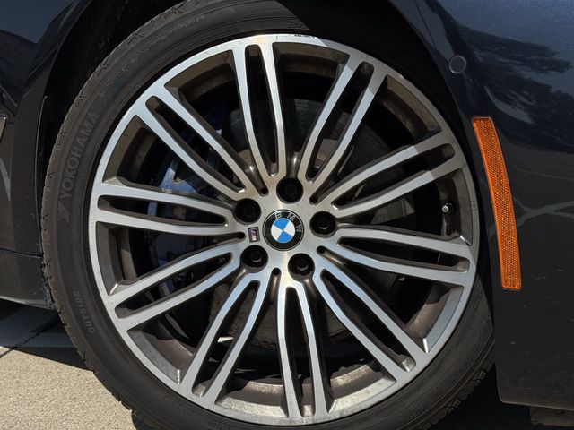 Used 2020 Carbon Black Metallic BMW M550i xDrive image 9
