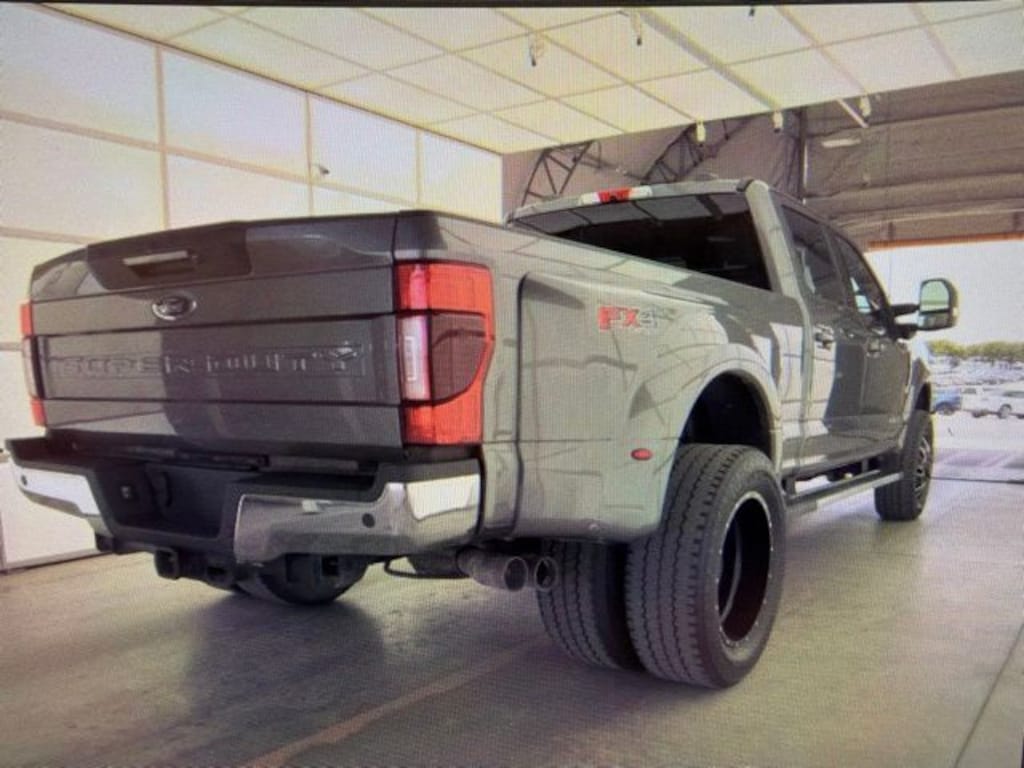 Used 2022 Ford F-350 Lariat Truck Crew Cab