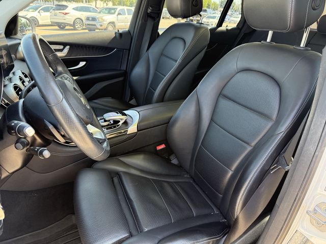 Used 2018 Polar White Mercedes-Benz GLC 300 image 25