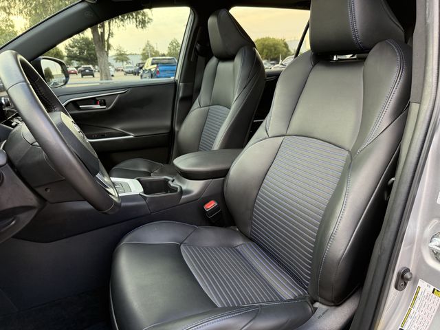 Used 2025 Silver Sky Metallic/Midnight Black Metallic Toyota XSE image 24