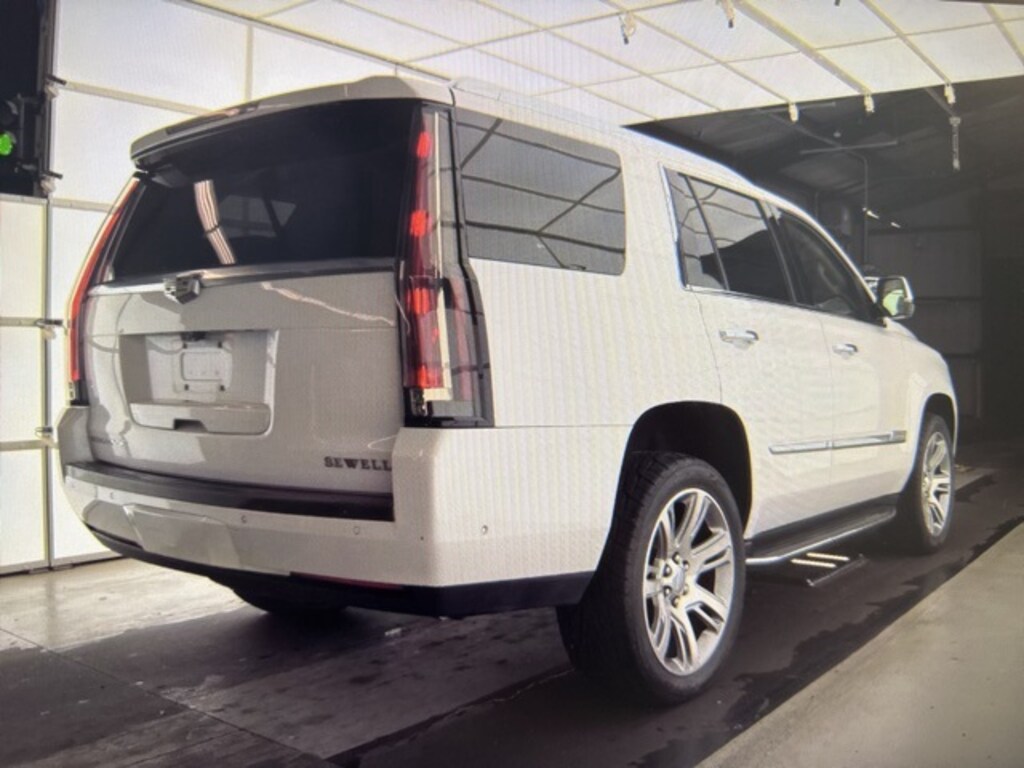 Used 2018 CADILLAC Escalade Luxury SUV