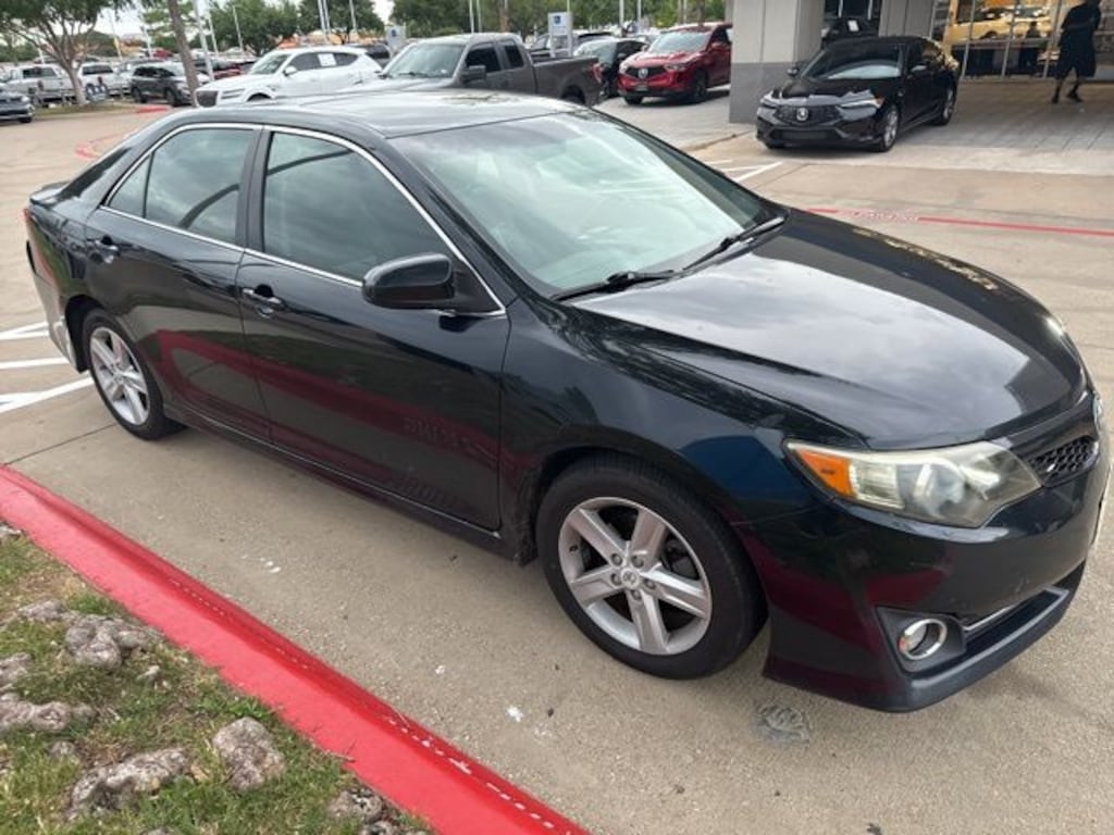 Used 2012 Toyota Camry SE Sedan