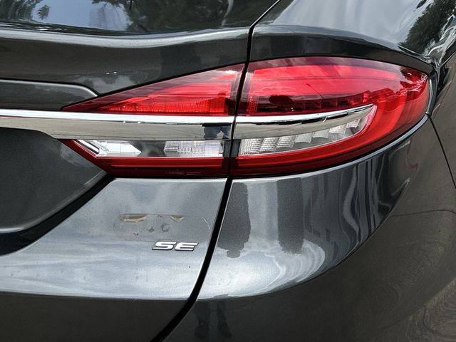 Used 2018 Magnetic Metallic Ford SE Luxury image 8