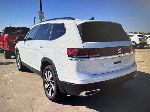 2024 Volkswagen Atlas SE Technology photo 3