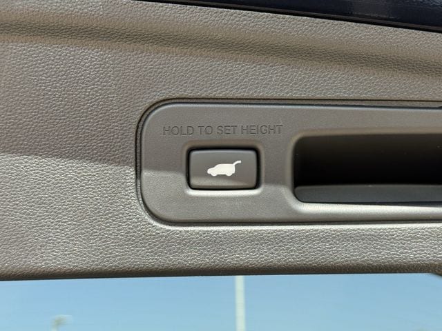 New 2026 Majestic Black Pearl Acura SH-AWD Advance Package image 33