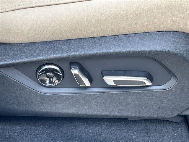 New 2026 Platinum White Pearl Acura FWD image 30