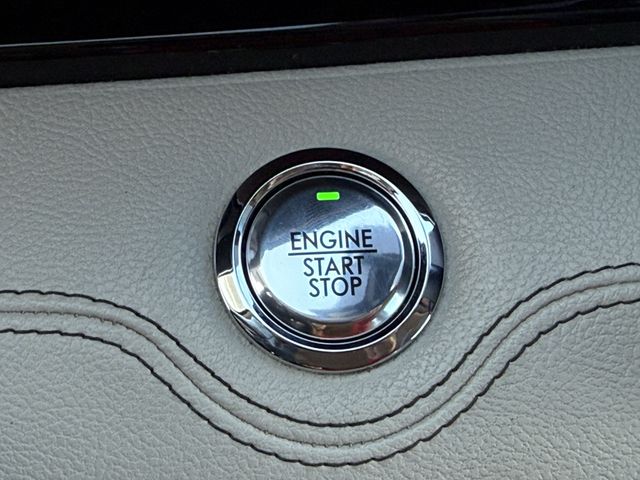 Used 2021 Pristine White Lincoln Reserve image 20