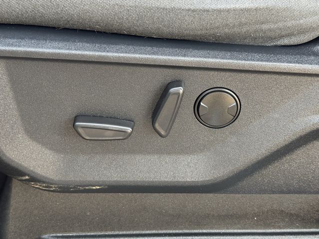 Used 2023 Agate Black Metallic Ford XLT image 24
