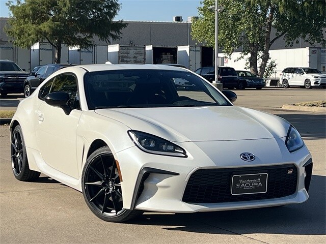 2022 Toyota GR86 Premium photo 2