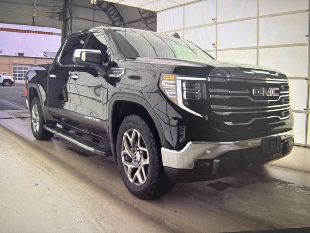 2023 GMC Sierra 1500 SLT's photo