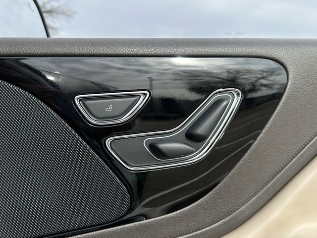 Used 2021 Pristine White Lincoln Reserve image 30