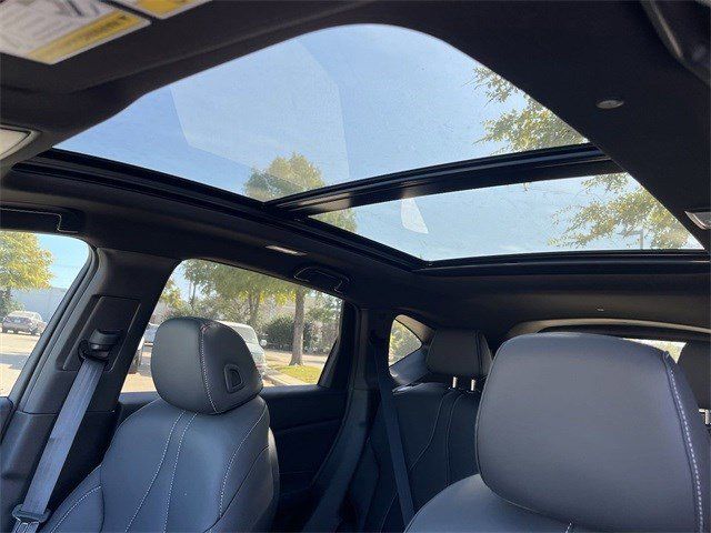 Used 2025 Platinum White Pearl Acura SH-AWD image 28