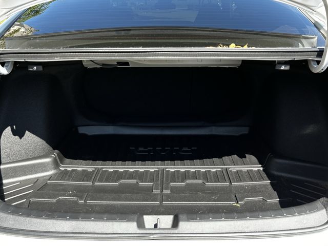 Used 2026 Platinum White Pearl Honda Base image 32