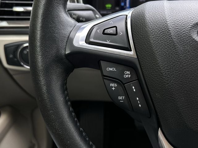 Used 2018 Magnetic Metallic Ford SE Luxury image 15