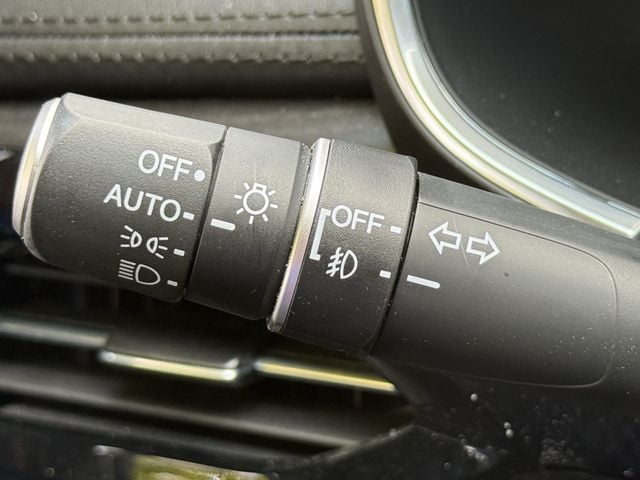 Certified Used 2025 Liquid Carbon Metallic Acura Advance Package image 21