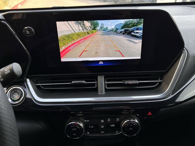 Used 2024 Summit White Chevrolet 2RS image 19