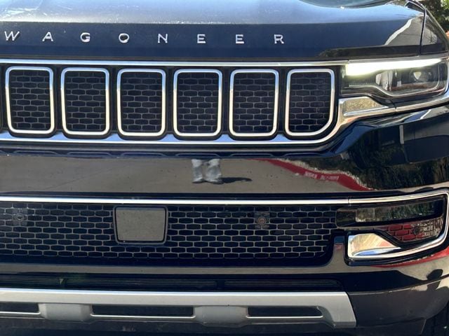 Used 2022 Diamond Black Crystal Pearlcoat Jeep Series II image 8