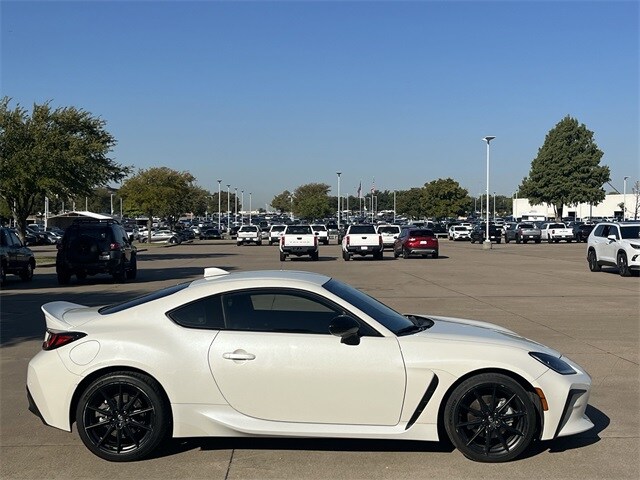 2022 Toyota GR86 Premium photo 3