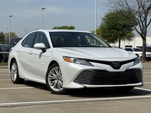 Used 2019 Wind Chill Pearl Toyota XLE image 2