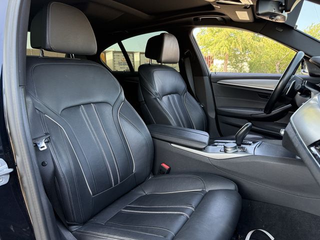 Used 2020 Carbon Black Metallic BMW M550i xDrive image 25