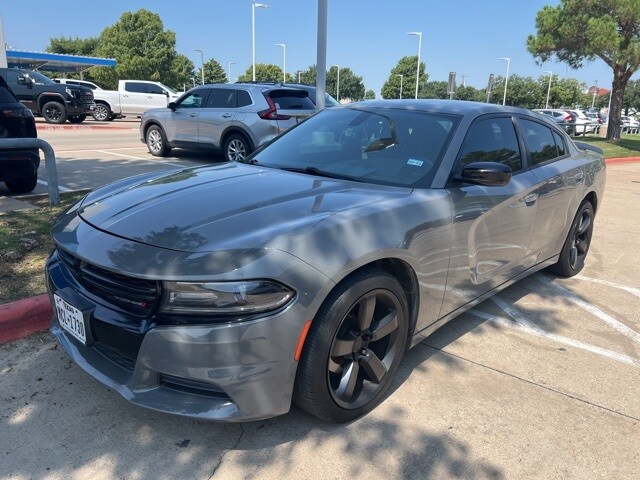 2018 Dodge Charger SXT photo 2