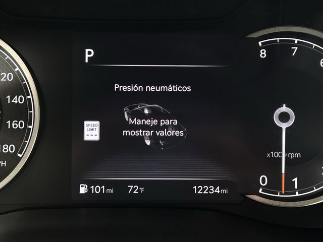 Used 2024 Bond Silver Genesis 3.3T Sport Advanced image 17