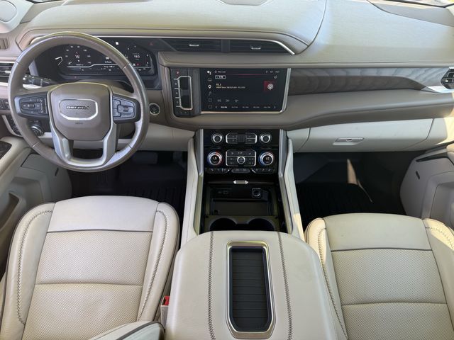 Used 2022 White Frost Tricoat GMC Denali image 10