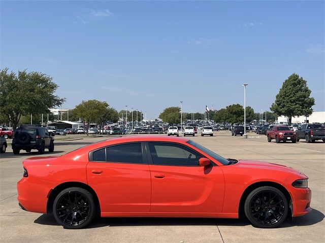 2022 Dodge Charger SXT photo 2