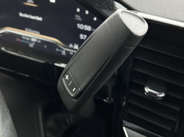 Used 2022 Onyx Black GMC SLT image 24