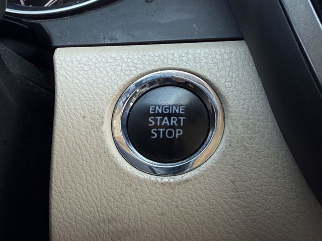 Used 2019 Wind Chill Pearl Toyota XLE image 23