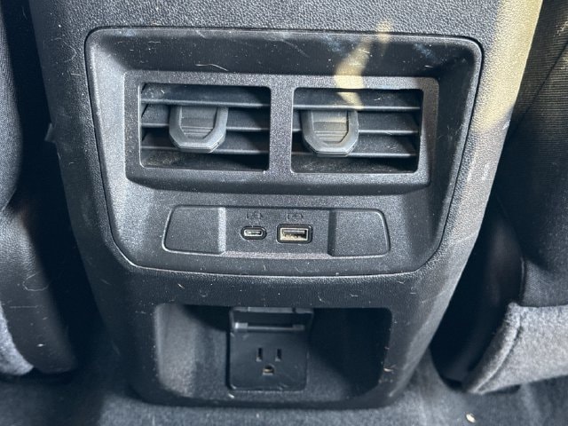 Used 2024 Summit White GMC Elevation image 27