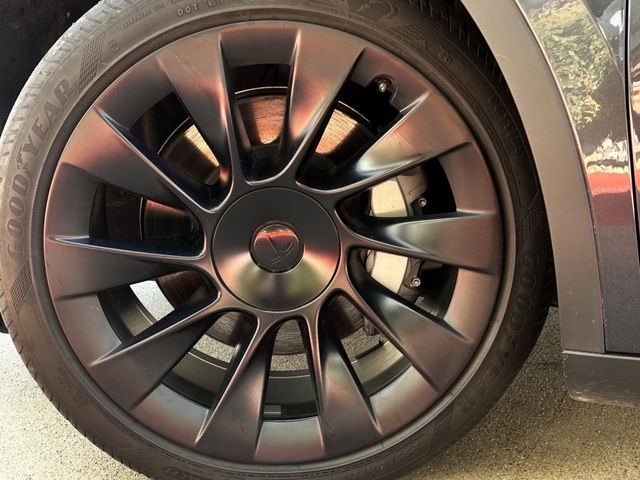 Used 2024 Stealth Gray Tesla Long Range image 10