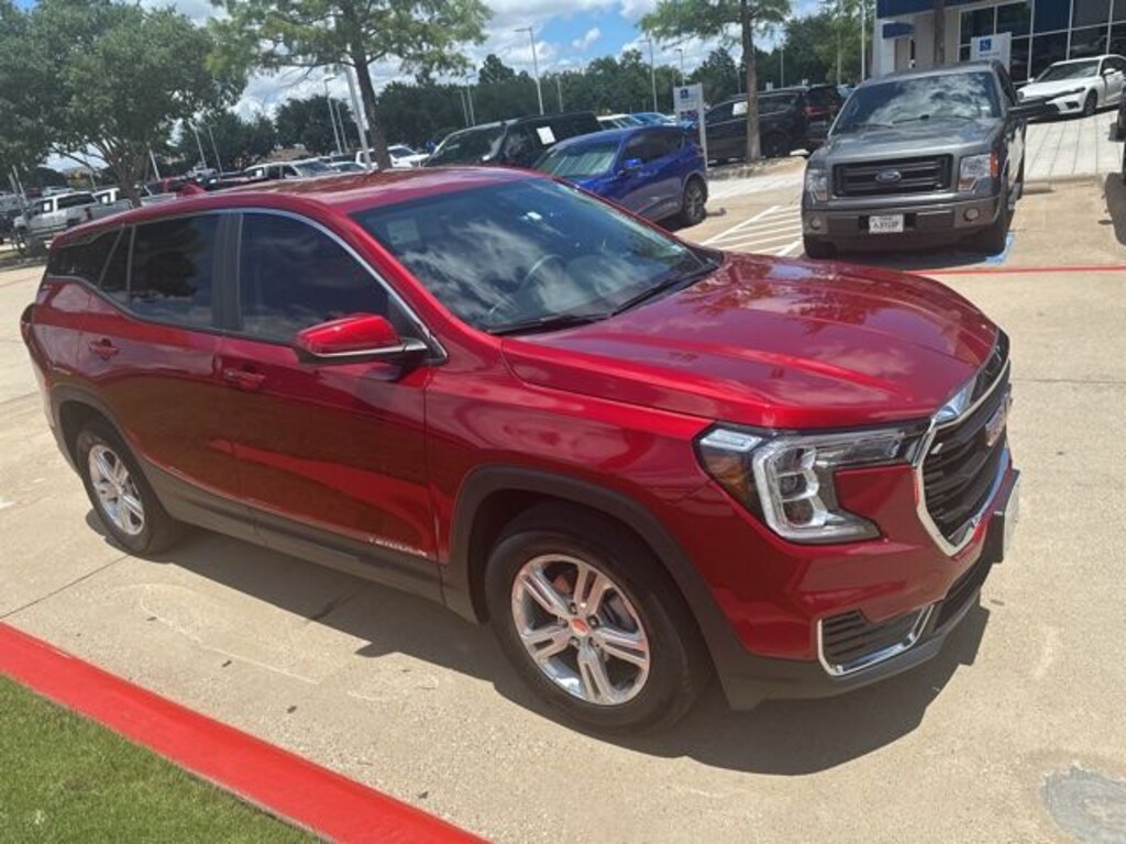 Used 2024 GMC Terrain SLE SUV