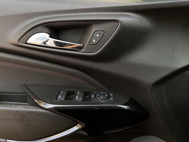 Used 2024 Summit White Chevrolet 2RS image 25