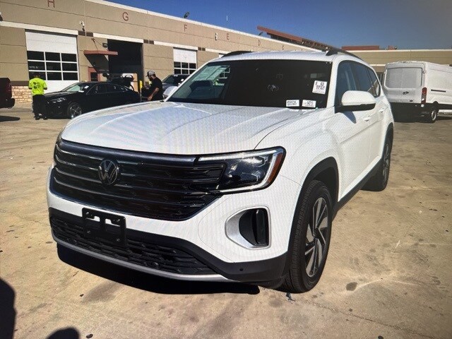 2024 Volkswagen Atlas SE Technology photo 2