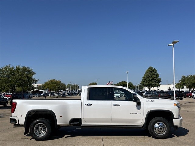 2022 Chevrolet Silverado 3500HD High Country photo 3