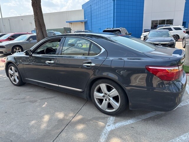 2010 Lexus LS 460 photo 2