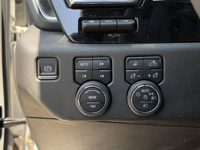 Used 2023 Iridescent Pearl Tricoat Chevrolet High Country image 20
